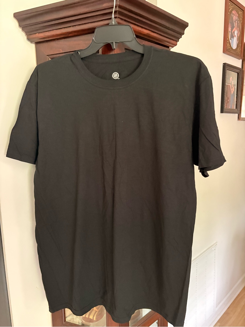 Nhl Black Short Sleeve Crewneck Tee